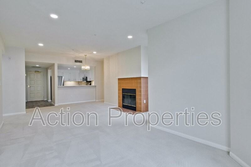 550 Ortega Ave Apt B221 - Photo 2 of 14