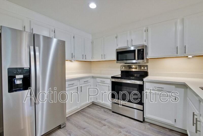 550 Ortega Ave Apt B221 - Photo 4 of 14