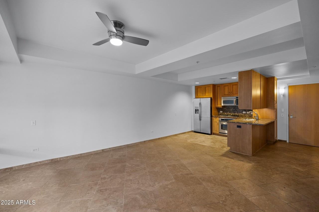 7137 E Rancho Vista Dr #4003