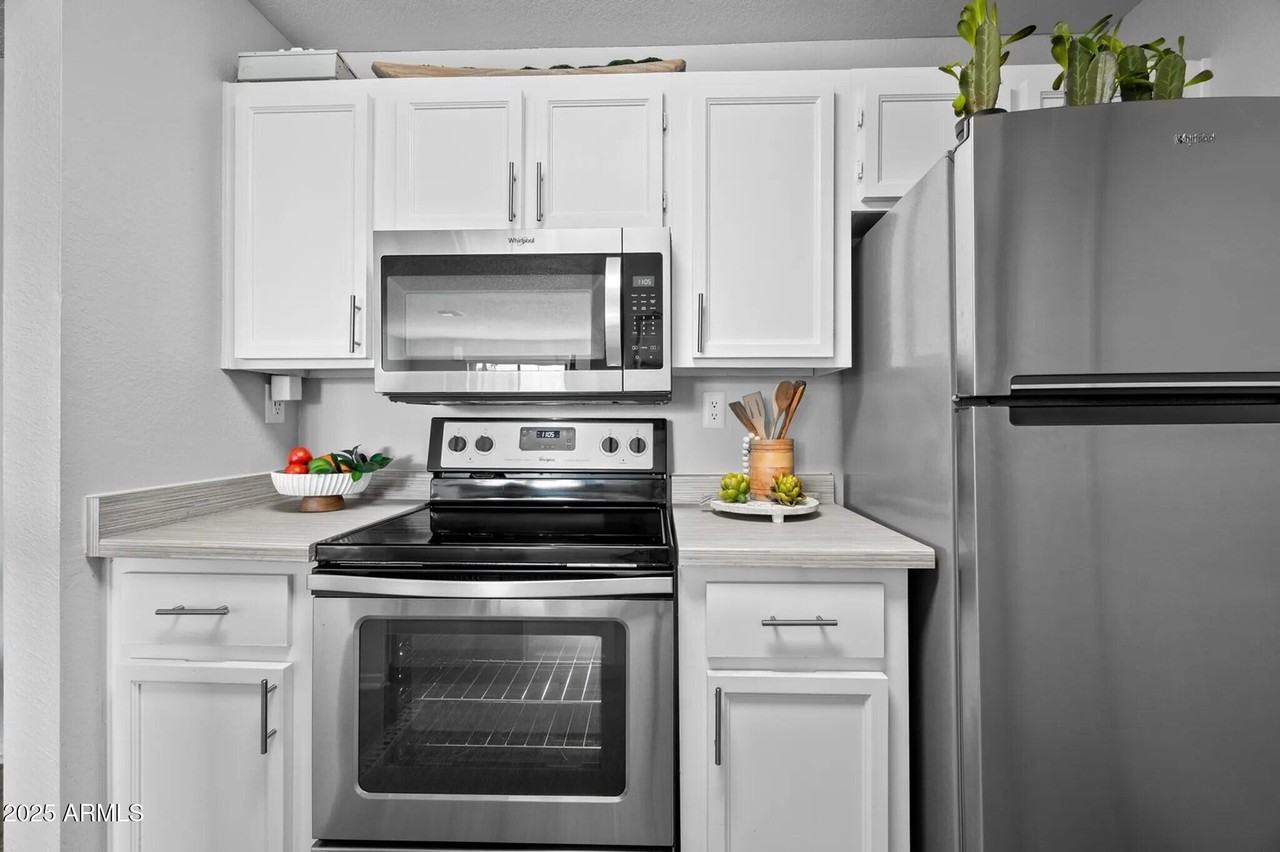 1320 N Mcqueen Rd #B1 - Photo 4 of 13