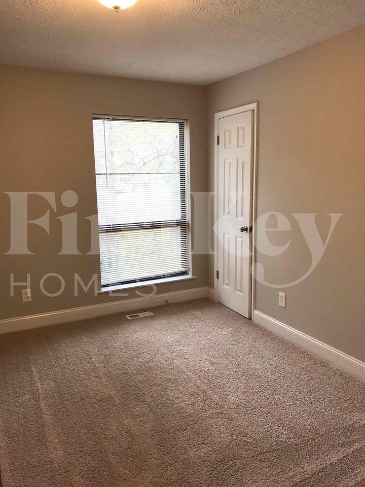 103 Walnut Way - Photo 4 of 16