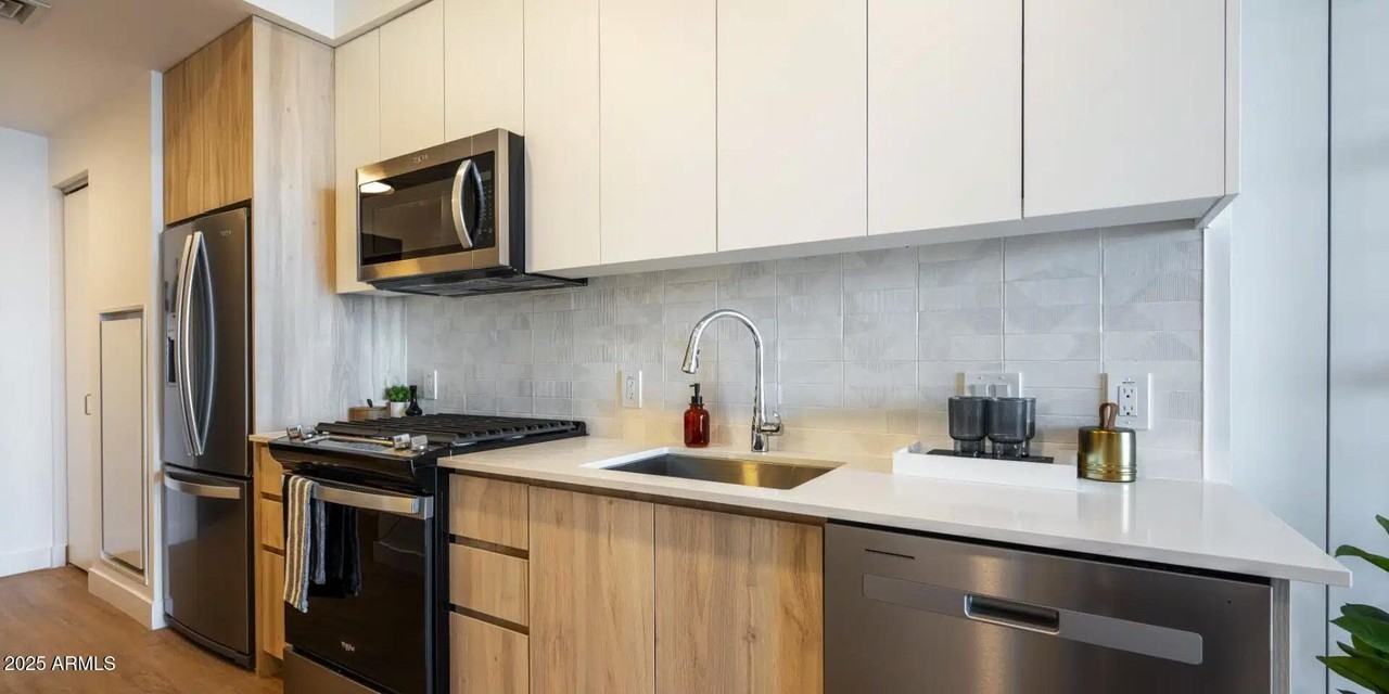 817 N 6th St #S4 - Photo 5 of 37