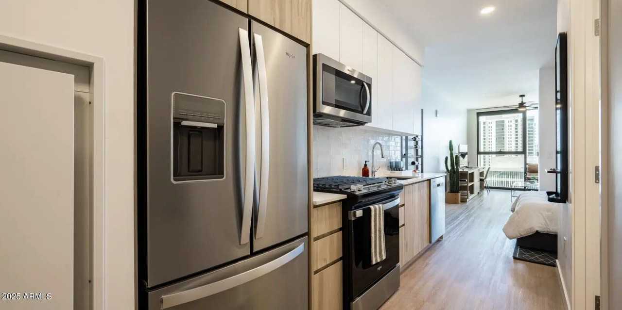 817 N 6th St #S4 - Photo 6 of 37