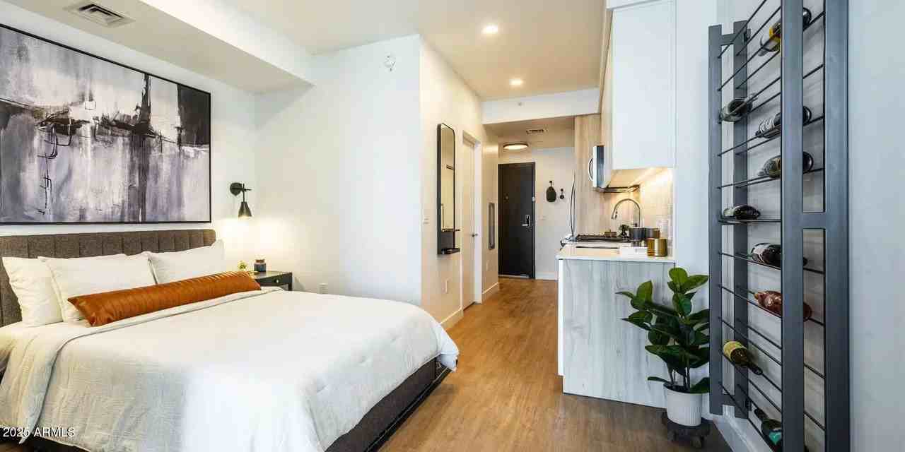 817 N 6th St #S4 - Photo 7 of 37