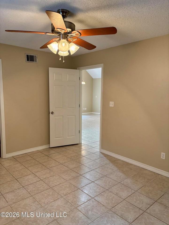 3404 Marlin Cv - Photo 6 of 11