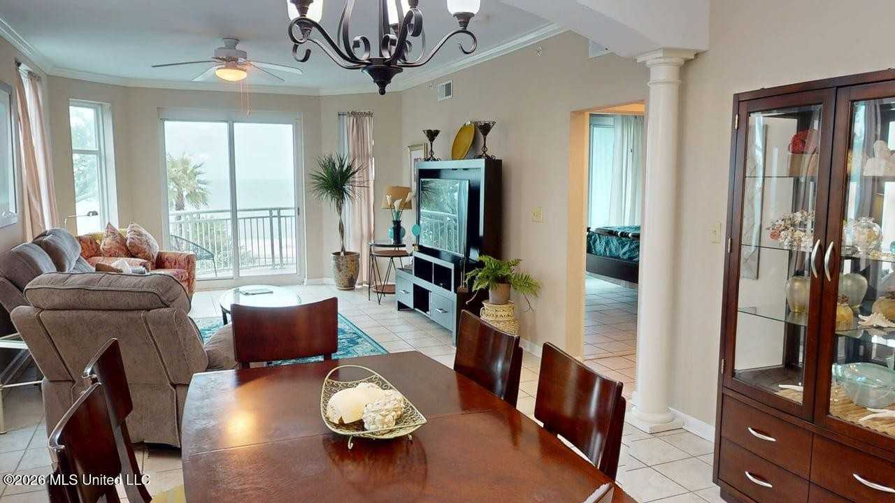 2230 Beach Dr - Photo 5 of 34