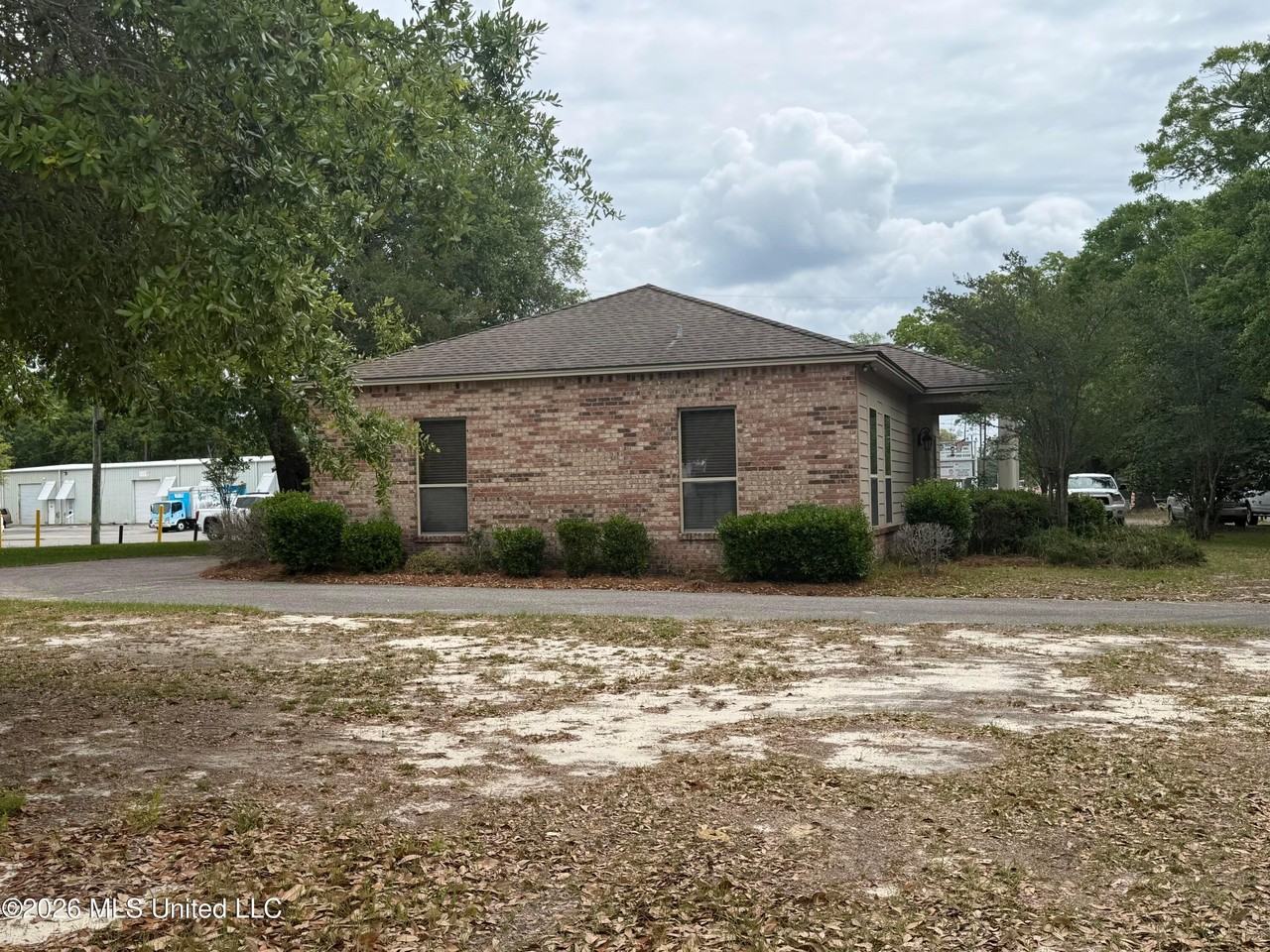 4294 Popps Ferry Rd - Photo 3 of 17