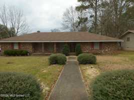 featured image of 238 Westview Cir