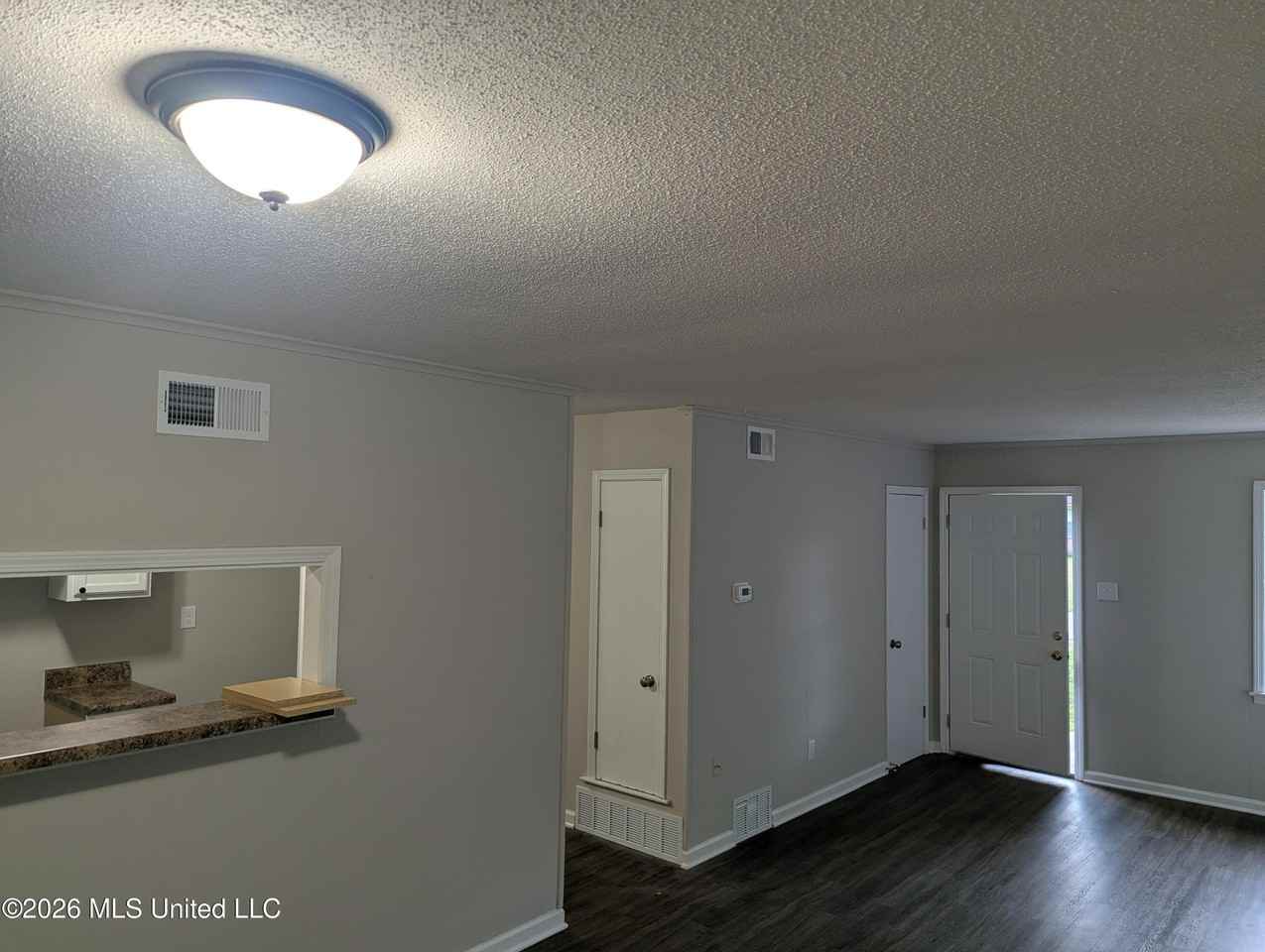 2628 Hillcrest Cir - Photo 6 of 19