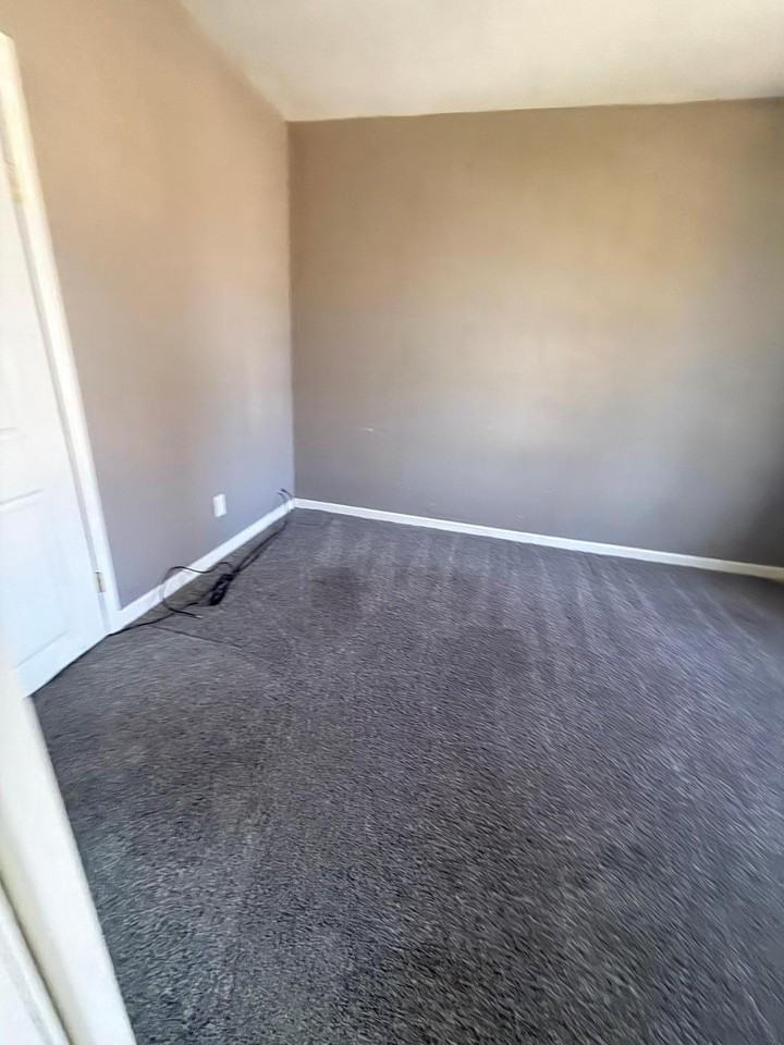 827 Colburn St #2 - Photo 6 of 9