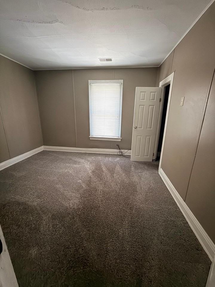 827 Colburn St #2 - Photo 7 of 9