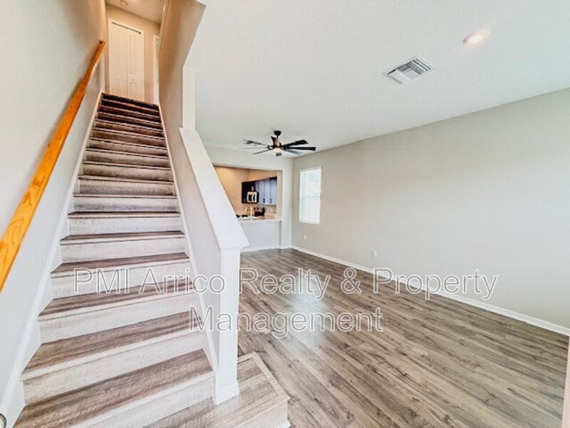 6334 Fairmont Ln - Photo 2 of 36