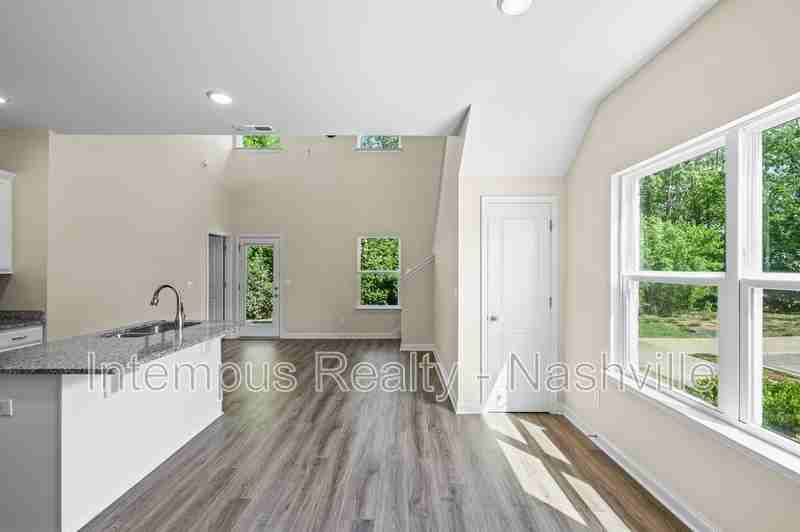 1704 Bethel Ln - Photo 4 of 31