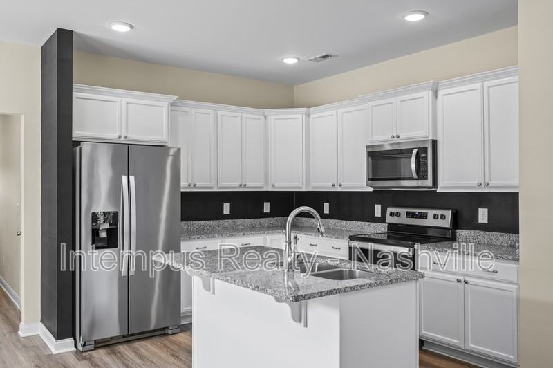 1704 Bethel Ln - Photo 7 of 31