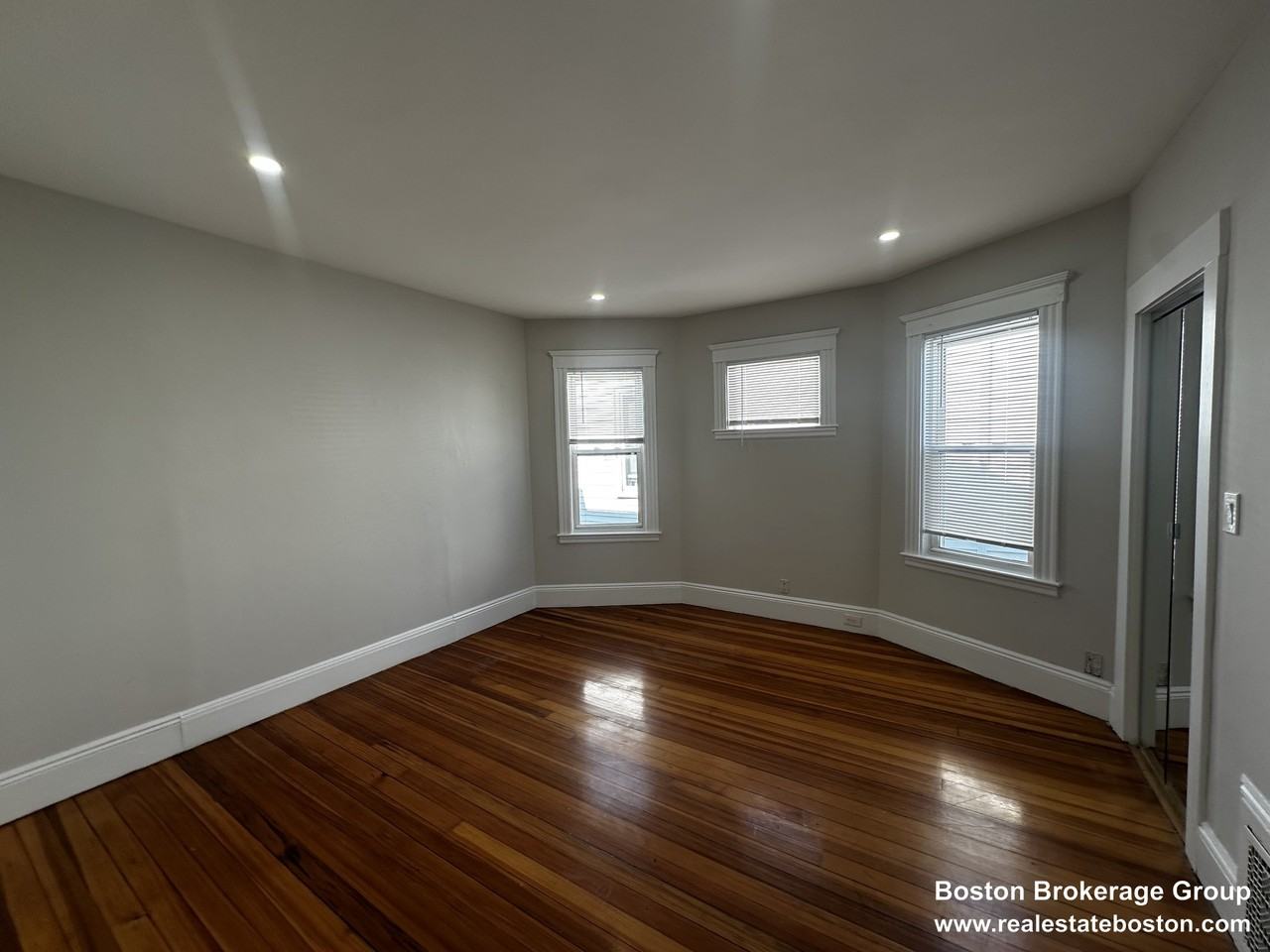 40 Sudan St #3 - Photo 4 of 10