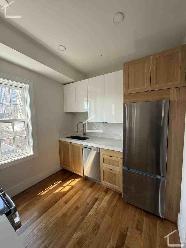 Winchester St #9 - Photo 5 of 21