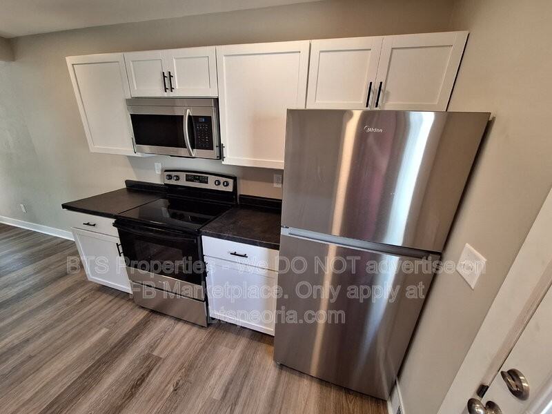 813 E Sciota Ave - Photo 3 of 24