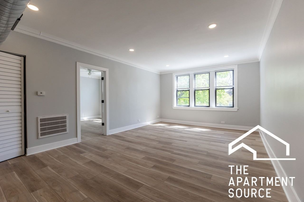 6150 N Francisco Ave #2A - Photo 3 of 14