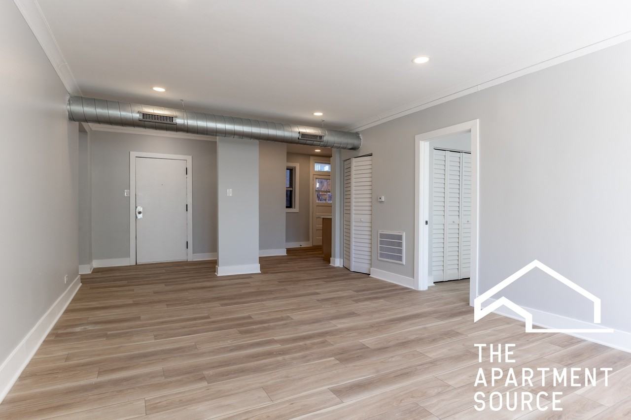 6150 N Francisco Ave #2A - Photo 4 of 14