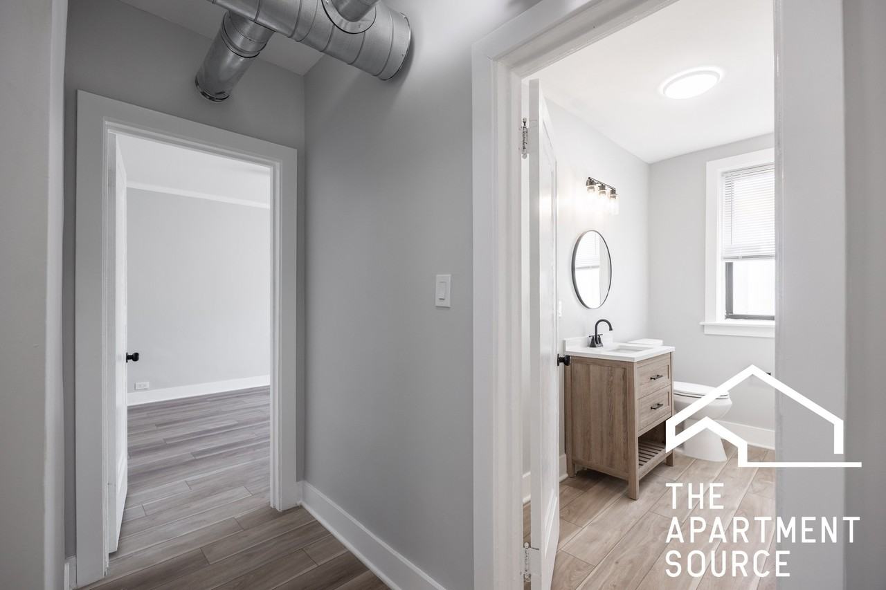 6150 N Francisco Ave #2A - Photo 5 of 14