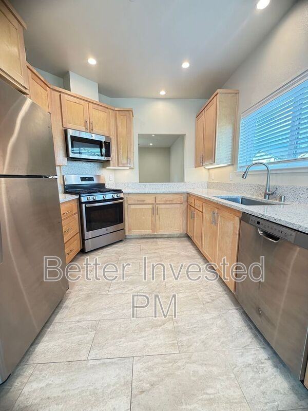 1601 Keoke Ct - Photo 3 of 28