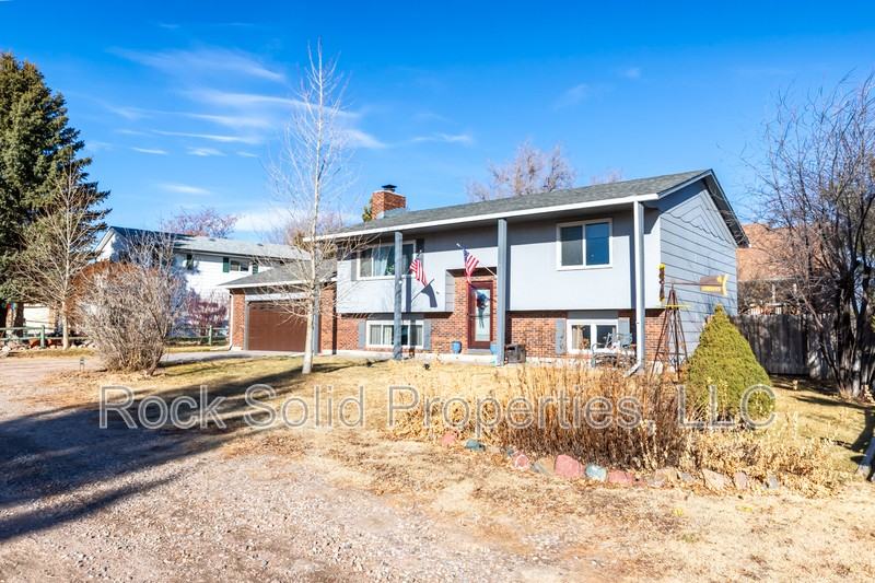 1308 Green Acres Ct - Photo 4 of 39