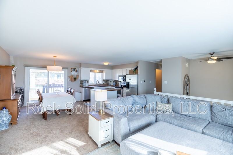 1308 Green Acres Ct - Photo 6 of 39