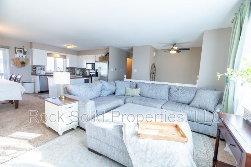 1308 Green Acres Ct - Photo 7 of 39