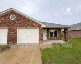 5702 Luxor Dr Apt B #Apt B - Photo 1 of 1