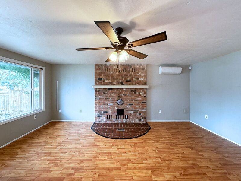 2083 Amirante St - Photo 4 of 32