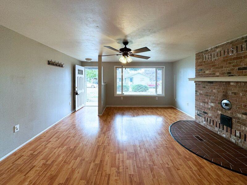 2083 Amirante St - Photo 5 of 32