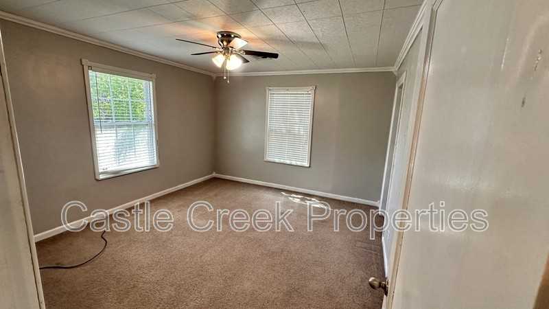 714 W Hurd St - Photo 7 of 10