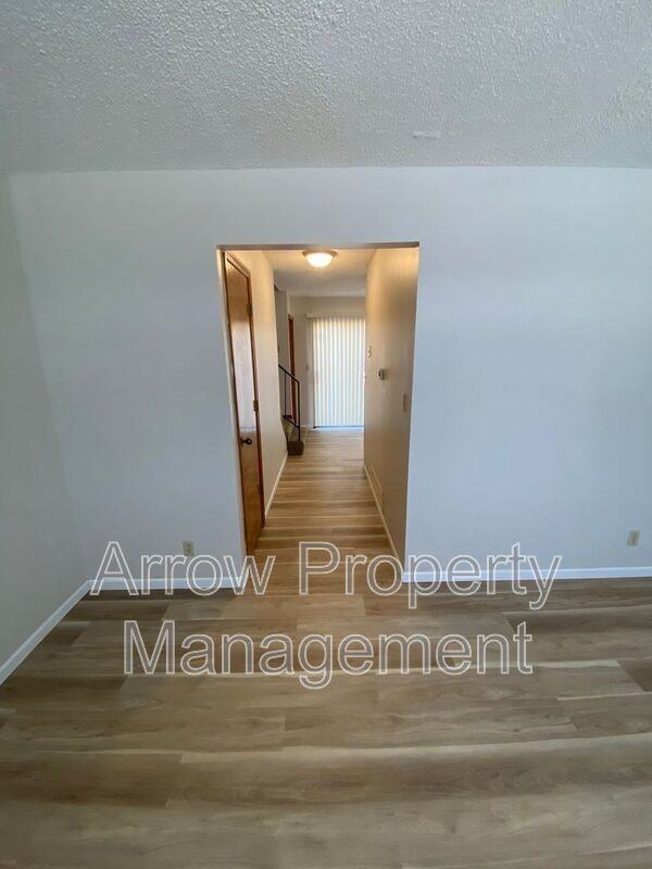 1222 S Jackson St - Photo 4 of 15