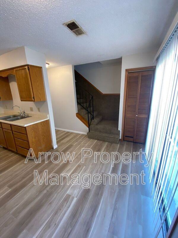 1222 S Jackson St - Photo 6 of 15