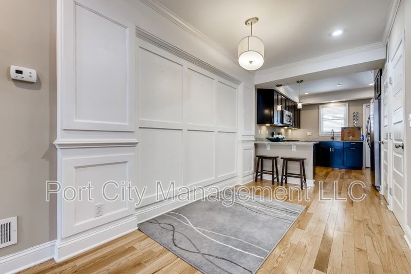 726 S Robinson St - Photo 3 of 11