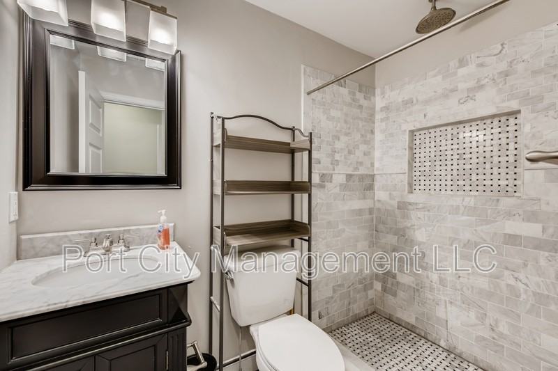 726 S Robinson St - Photo 6 of 11