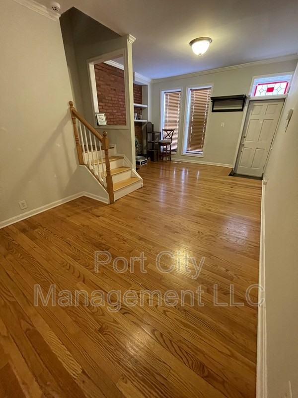 14 S Ann St - Photo 3 of 24