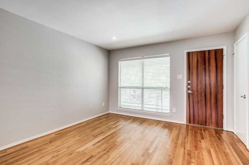 4616 W Lovers Ln #210 - Photo 2 of 12