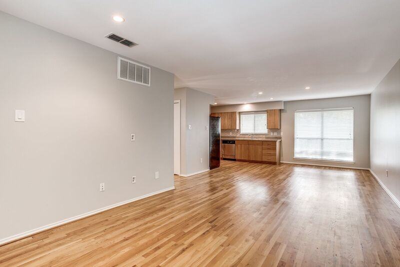 4616 W Lovers Ln #210 - Photo 3 of 12