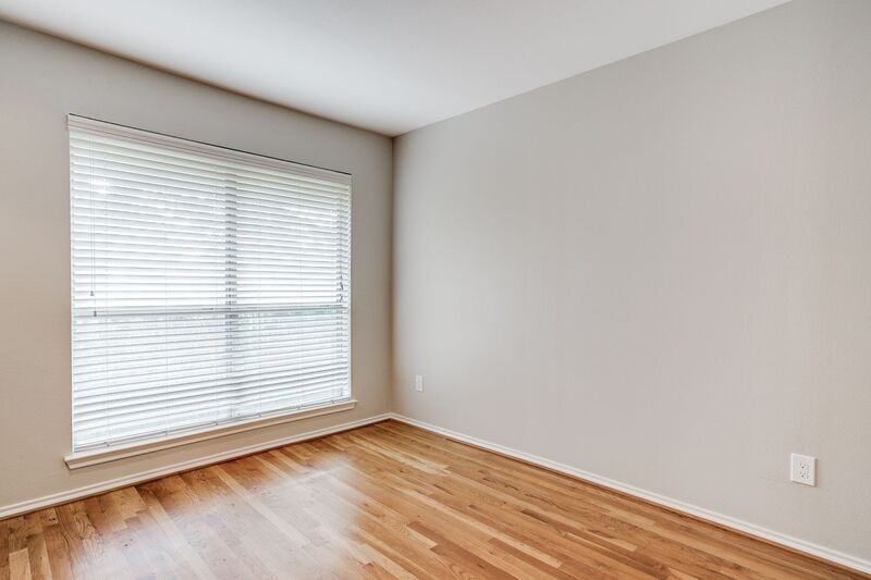 4616 W Lovers Ln #210 - Photo 5 of 12