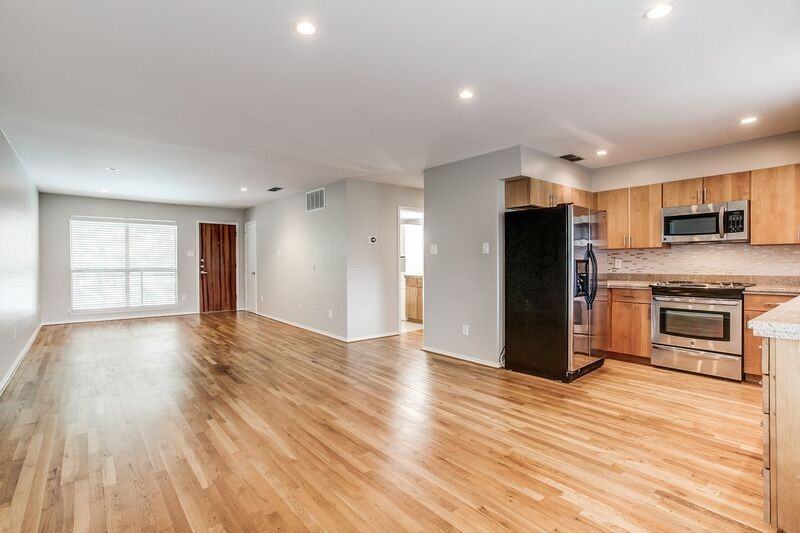 4616 W Lovers Ln #210 - Photo 6 of 12