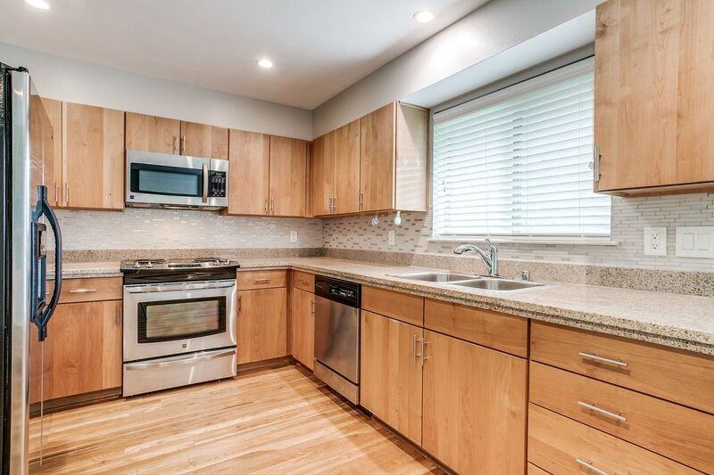 4616 W Lovers Ln #210 - Photo 7 of 12