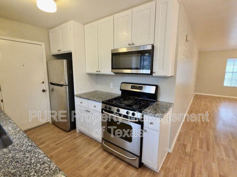 8508 Romney Rd - Photo 7 of 21