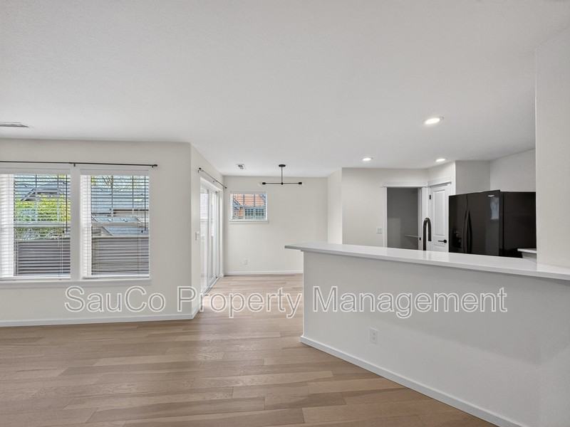 7399 Ne Stonewater St - Photo 7 of 35