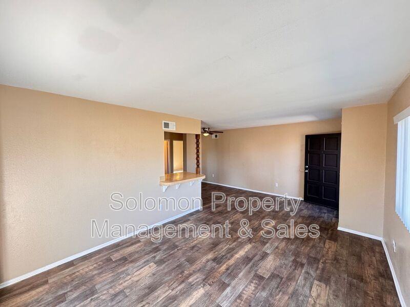 1006 Santa Fe Dr - Photo 4 of 15
