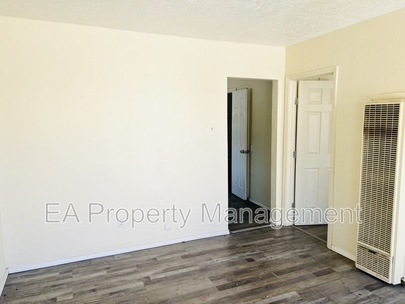 525 Cedar St Se #A - Photo 3 of 14