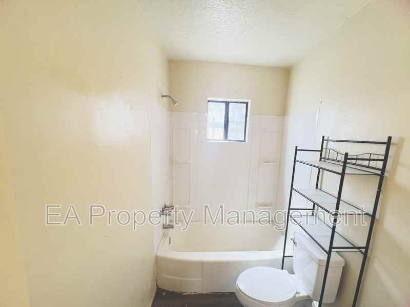 525 Cedar St Se #A - Photo 6 of 14