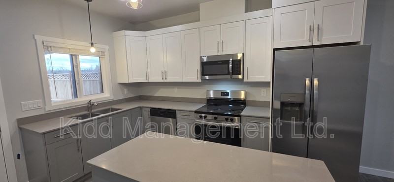 1183 Blackburn Rd N #1 - Photo 4 of 8