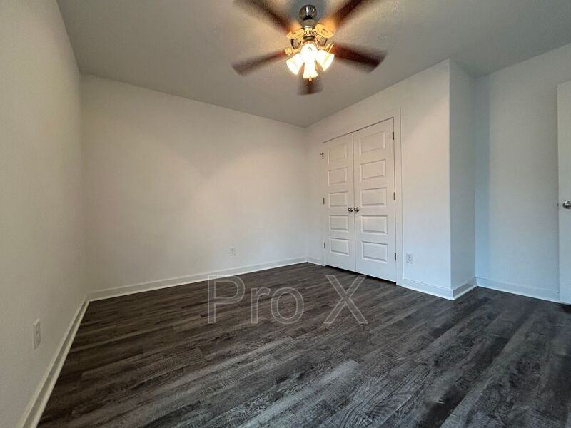325 W. Brook Ct. #4 - Photo 3 of 13