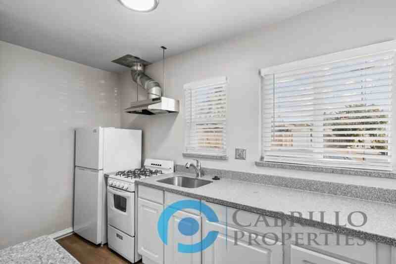 2110 Bacon St #4 - Photo 6 of 17